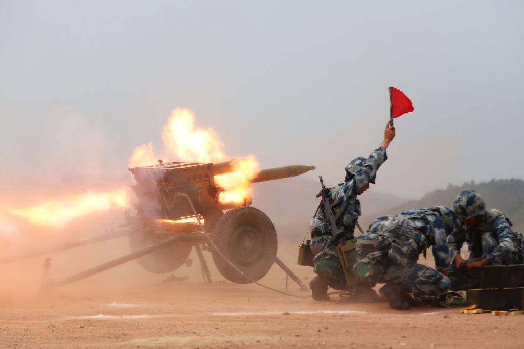 Кітайскія вайскоўцы на вучэннях (Фота: Liu Zhixin / Chinamil.com.cn)