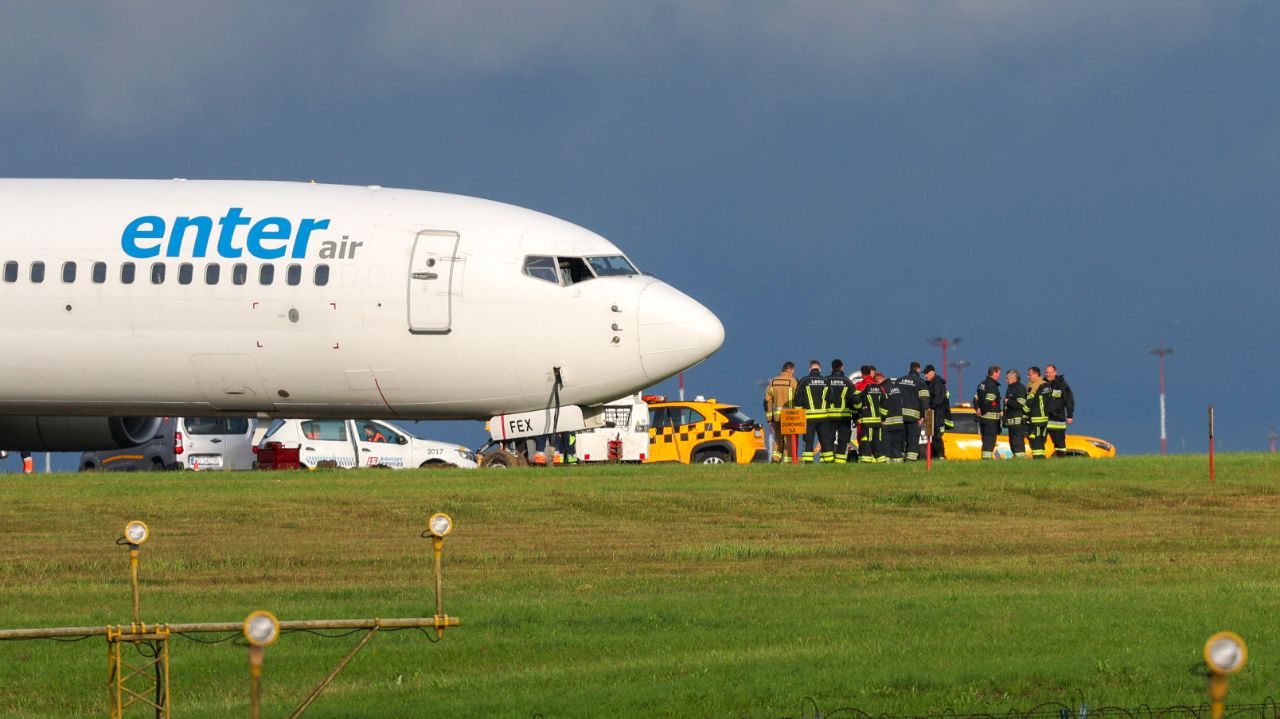 Samolot wypadł z pasa. Balice wstrzymują wszystkie loty