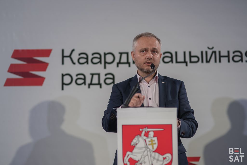 Слуханні справаздачы Аляксандра Азарава, чальца Аб’яднанага пераходнага кабінету, у Каардынацыйнай радзе. Варшава, Польшча. 5 жніўня 2023 года. (Фота: Карына Пашко / Белсат)