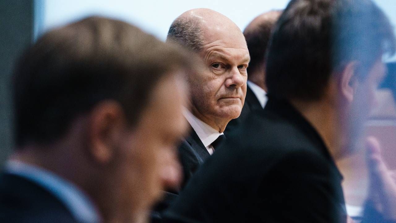 Olaf Scholz pokieruje niemieckim rządem koalicyjnym (fot. PAP/EPA/CLEMENS BILAN)