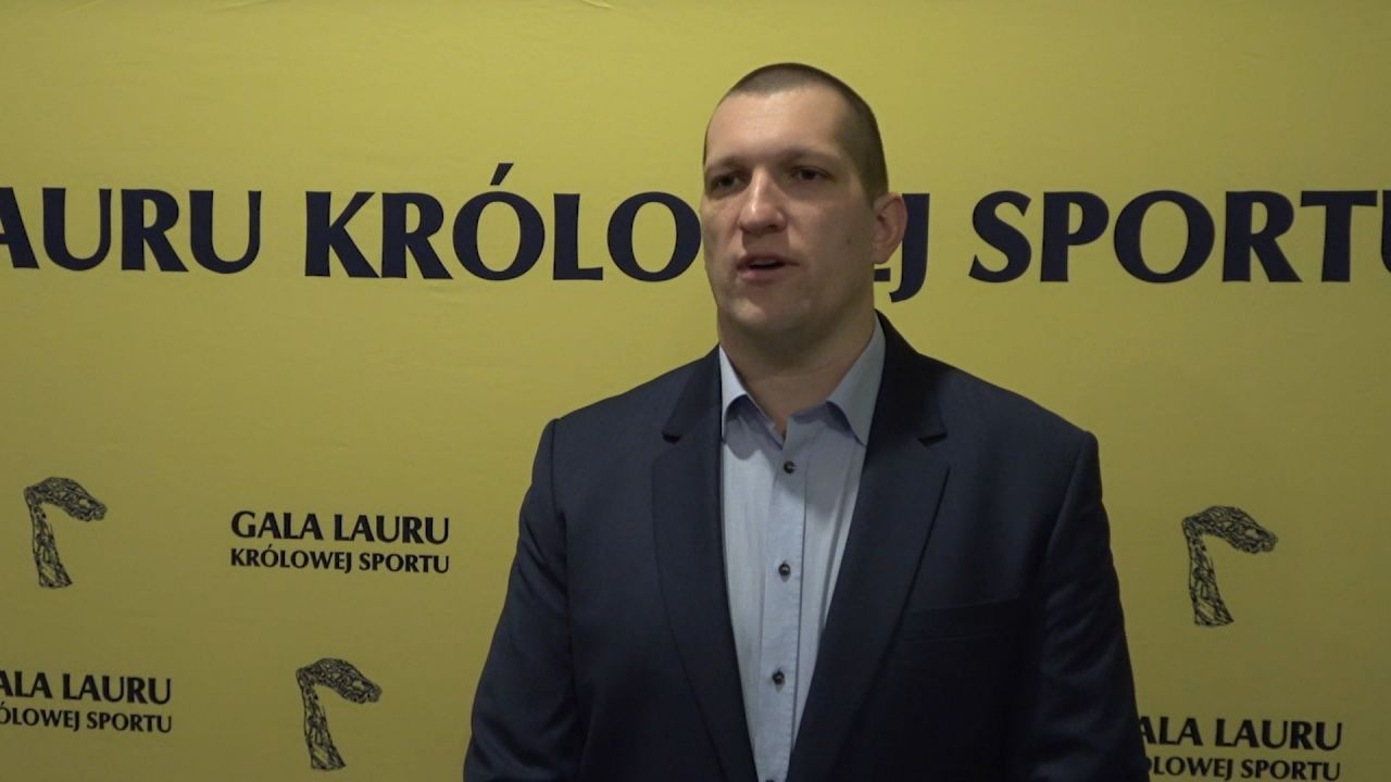 Wojciech Nowicki skończył kurs podoficerski. 