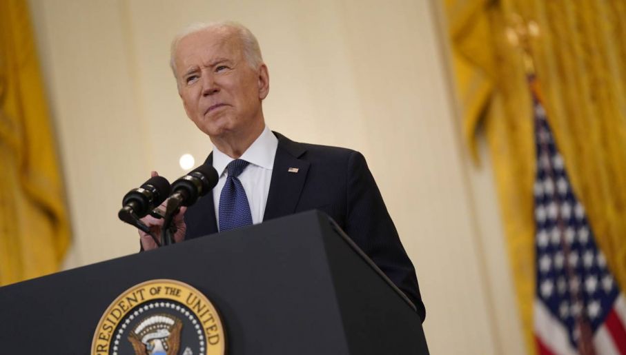 Joe Biden nie ma pomysłu na powstrzymanie Chin (fot. PAP/EPA/Chris Kleponis / POOL)