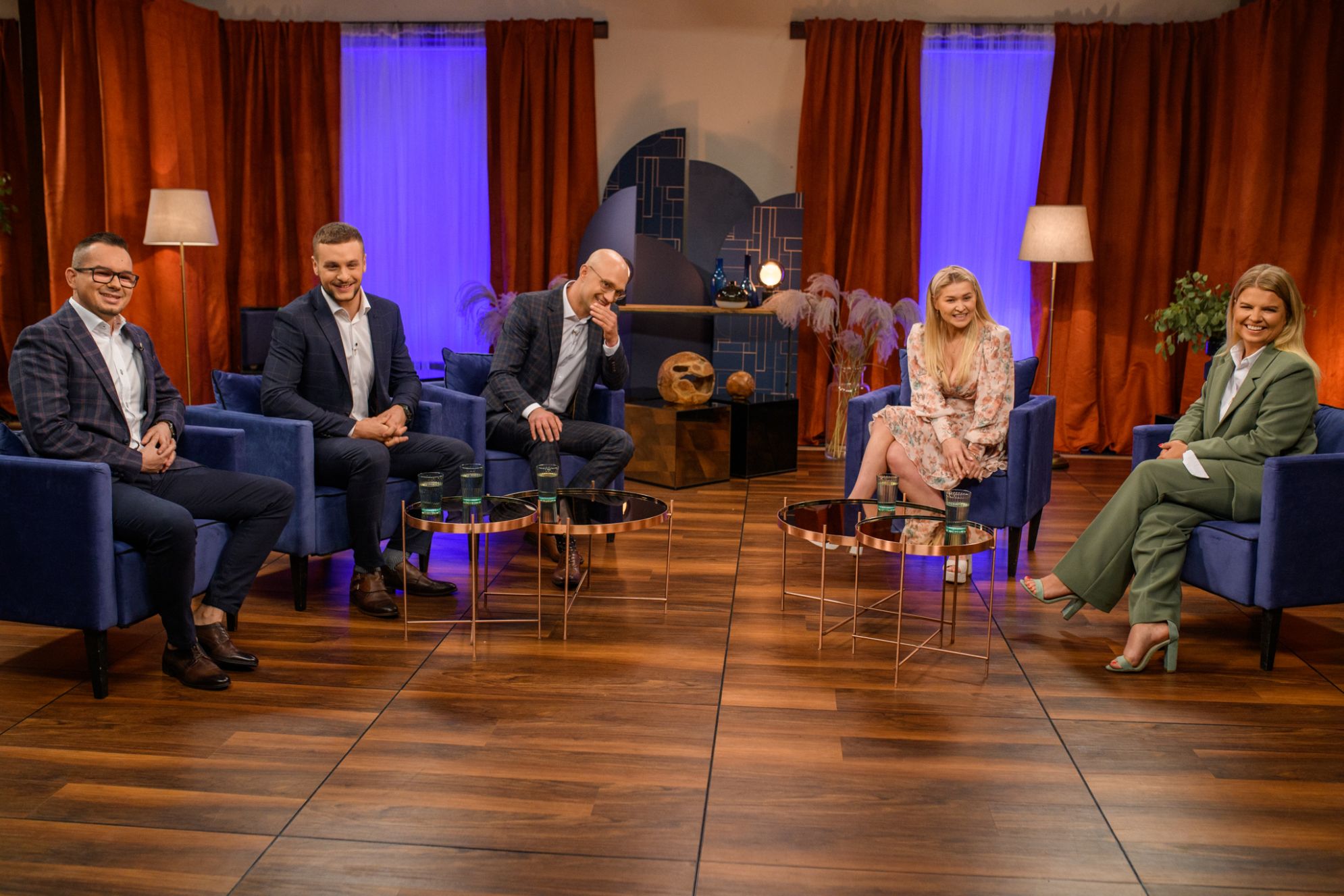 Uczesnicy wraz z prowadzącą – Martą Manowską. Fot. TVP