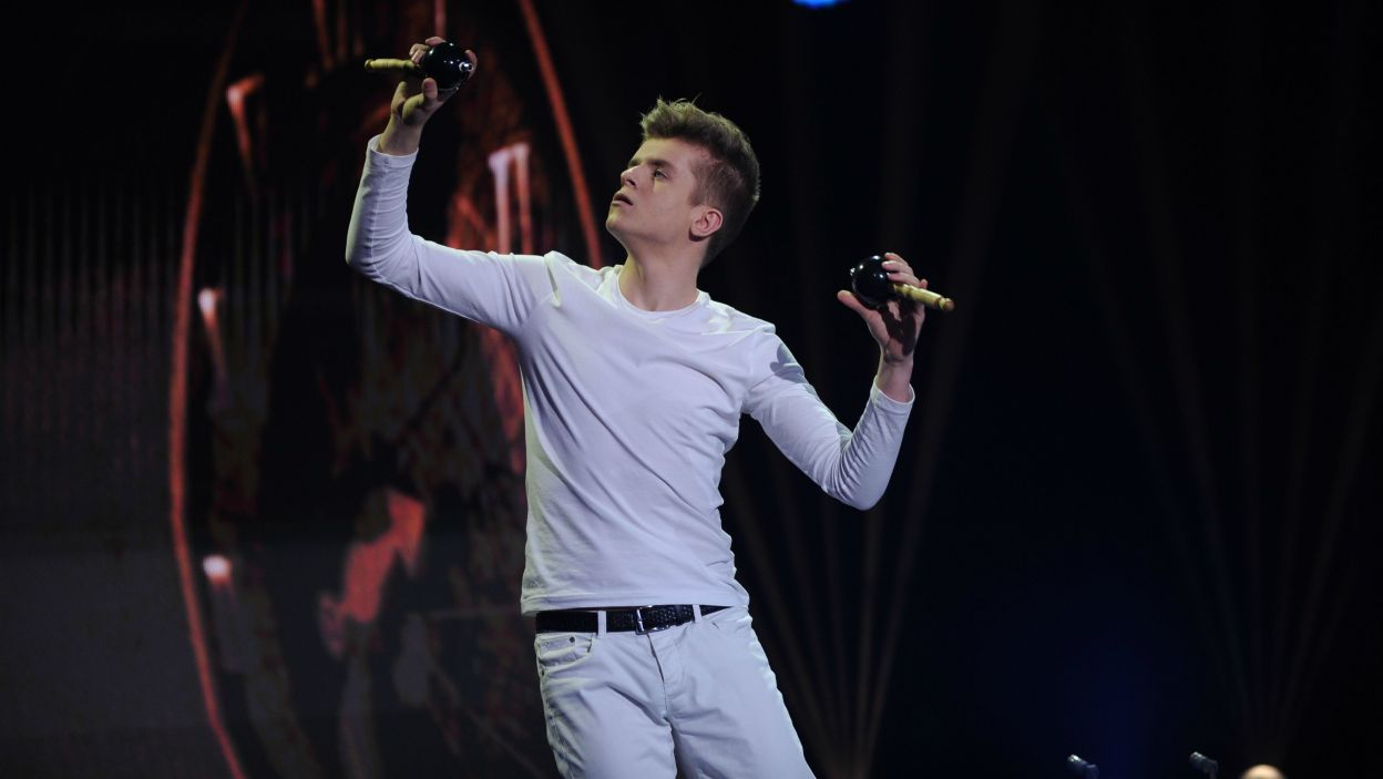 Grzegorz Chwaliński odprawił wenezuelski rytuał na marakasach. Jego pomysłowy i znakomicie przygotowany performance zachwycił jury (fot. N. Młudzik/TVP)