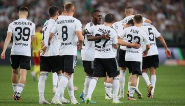 Radość piłkarzy Legii po strzeleniu gola (fot. PAP/Leszek Szymański)