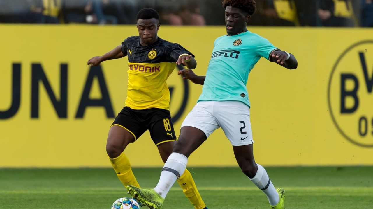 Youssoufa Moukoko Ma 15 Lat I Bedzie Trenowal W Pierwszym Zespole Borussii Dortmund Sport Tvp Pl