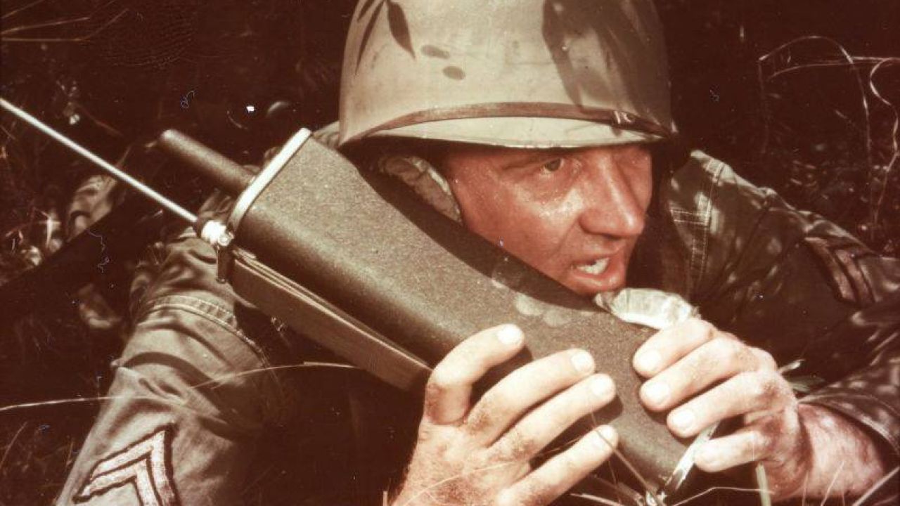 Żołnierz amerykański z wynalazkiem Magnuskiego (fot. Archive Photos via Getty Images)