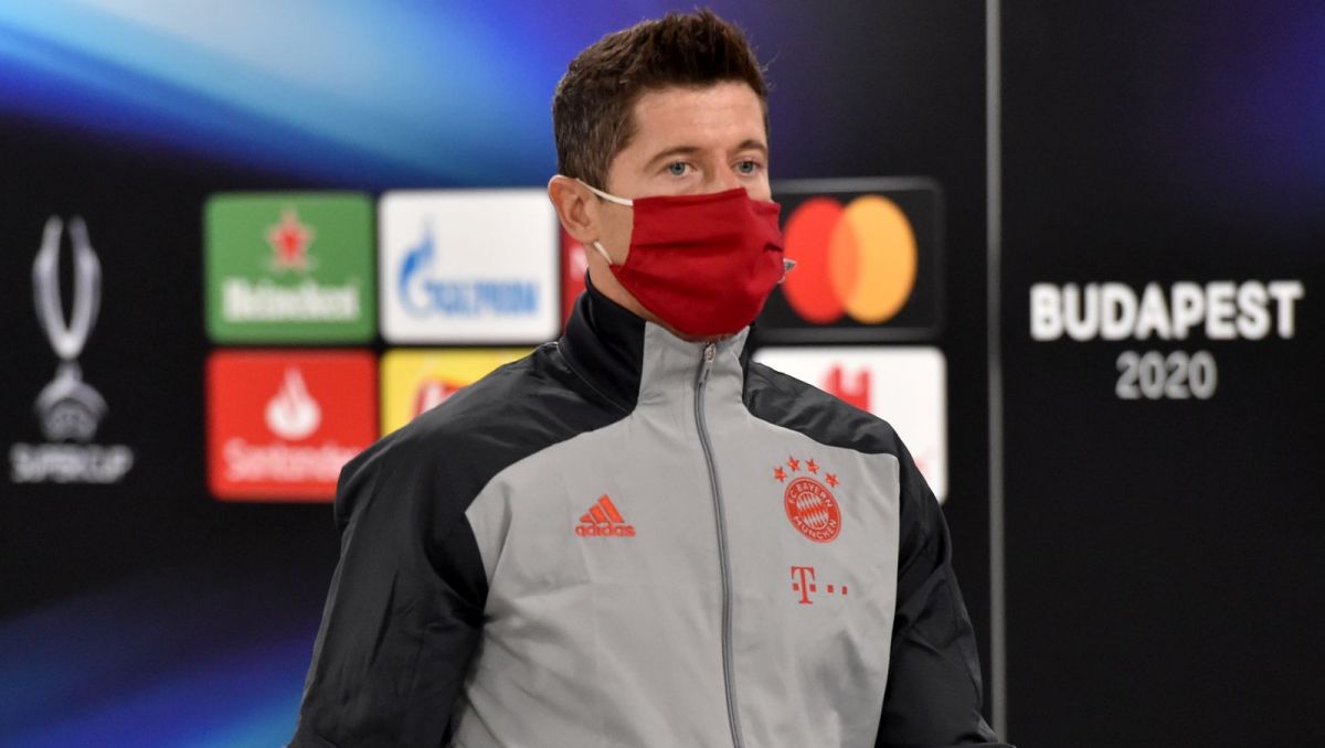 Robert Lewandowski zachęcił do noszenia maseczek (fot. Getty) Robert Lewandowski zachęcił do noszenia maseczek (fot. Getty)