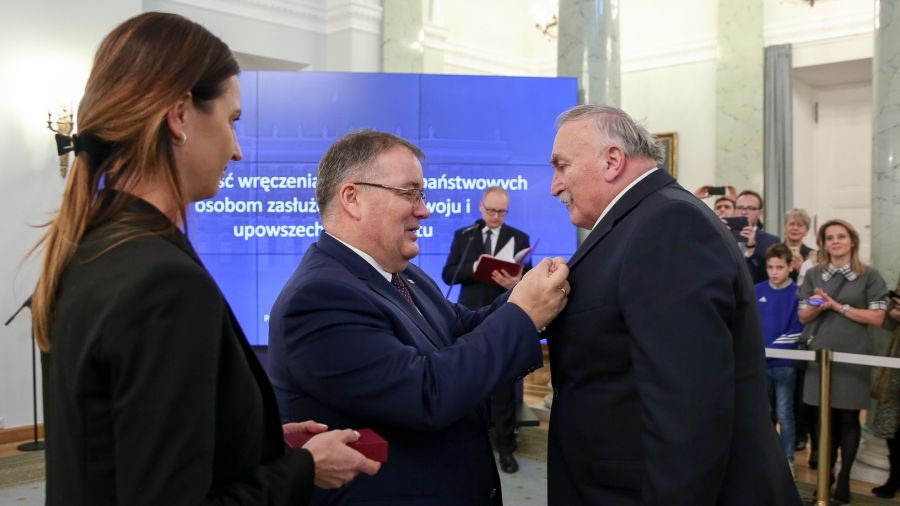 Henryk Rozmiarek uhonorowany przez prezydenta (fot. Krzysztof Sitkowski/KPRP)