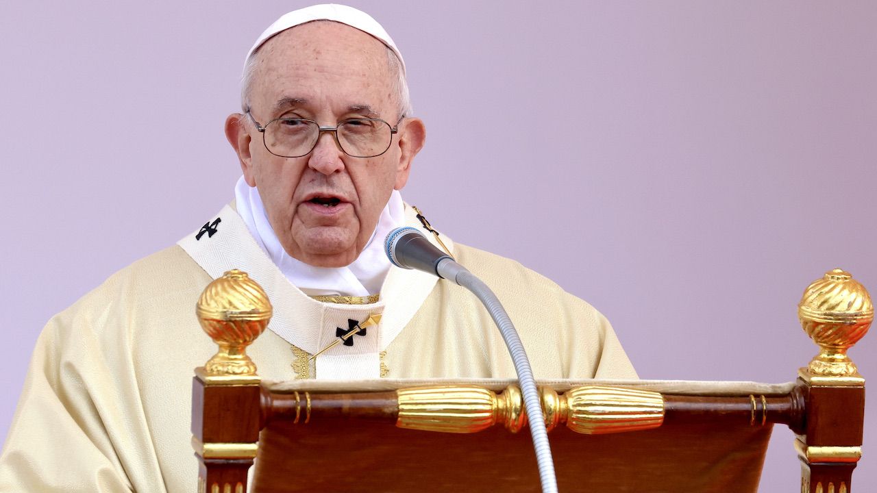 Papież Franciszek wezwał do modlitwy w intencji zakończenia wojny (fot. Franco Origlia/Getty Images)
