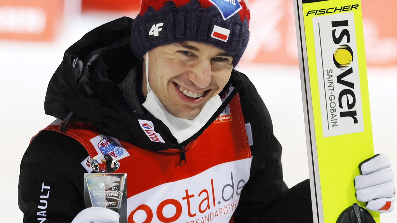Stoch jest trzeci w klasyfikacji Pucharu Świata (fot. PAP/EPA/RONALD WITTEK) Stoch jest trzeci w klasyfikacji Pucharu Świata (fot. PAP/EPA/RONALD WITTEK)