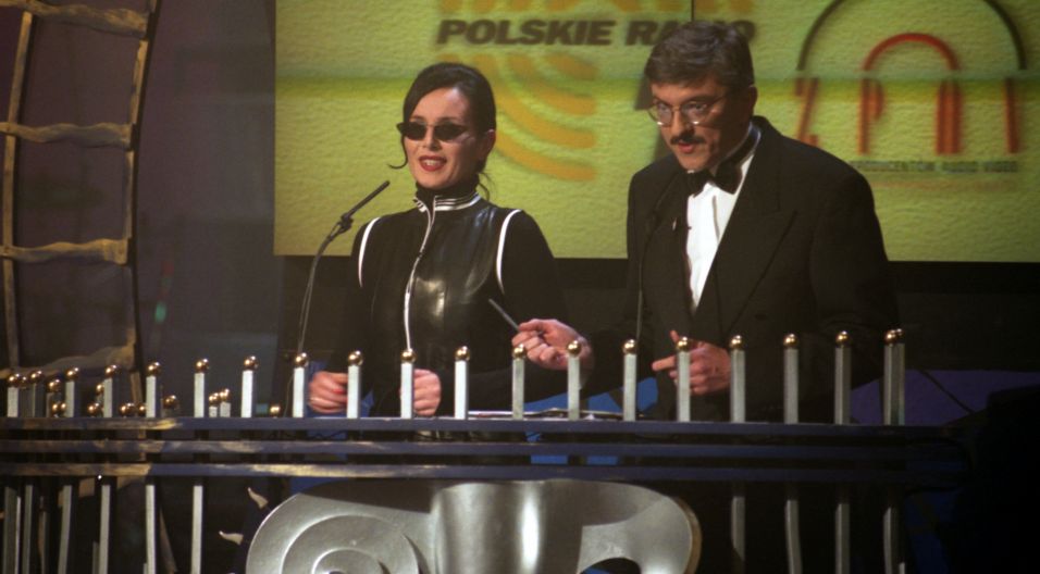 Z Markiem Niedźwieckim, twórcą trójkowej listy, artystka spotkała się podczas gali Fryderyków, którą wspólnie prowadzili (fot.TVP)