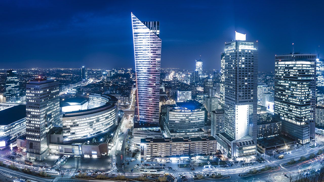 Agencja potwierdza rating Polski na poziomie „A–” (Shutterstock/Mike Mareen) Agencja potwierdza rating Polski na poziomie „A–” (Shutterstock/Mike Mareen)