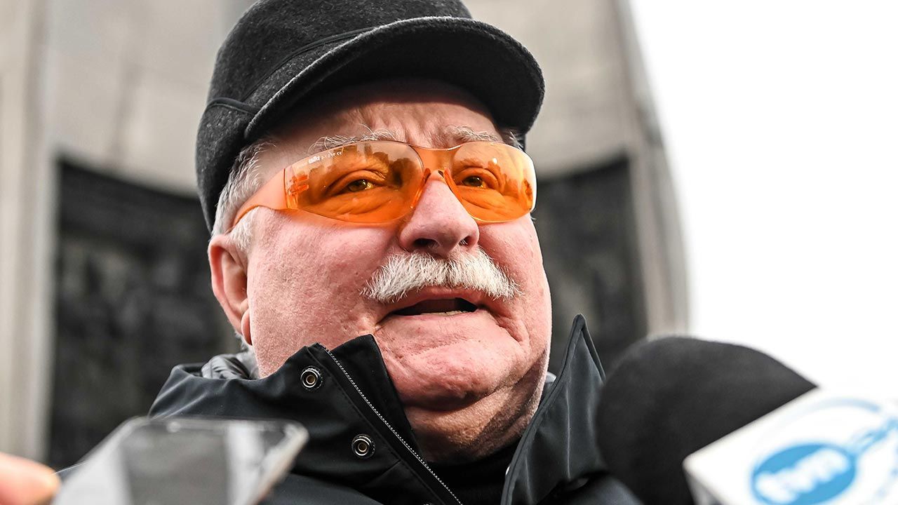 Lech Walesa I Pieniadze Szesc Tysiecy Emerytury Mu Nie Starcza Posel Po Uderza W Bylego Prezydenta Znienacka Tvp Info