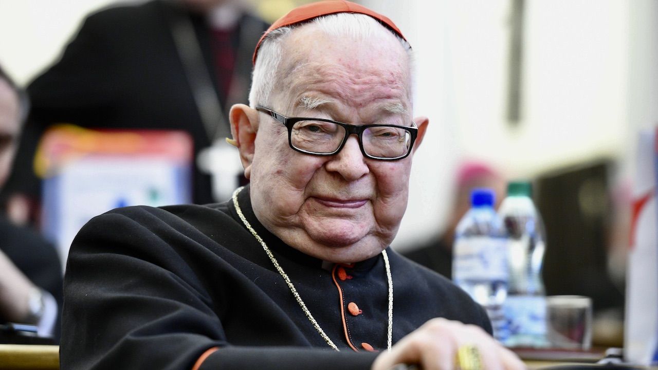 Abp Gulbinowicz musi wpłacić też darowiznę na działalność Fundacji św. Józefa (fot. arch.PAP/Jacek Turczyk) Abp Gulbinowicz musi wpłacić też darowiznę na działalność Fundacji św. Józefa (fot. arch.PAP/Jacek Turczyk)