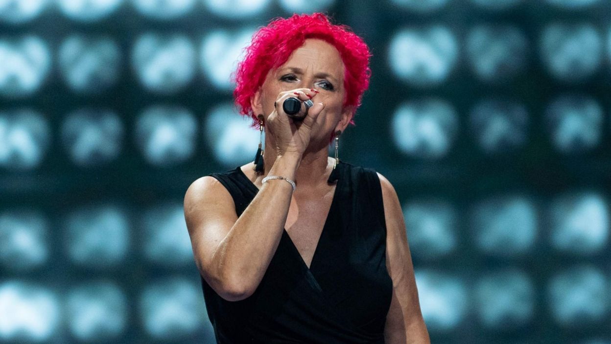 Małgorzata Piastowska poruszyła publiczność swoim wykonaniem utworu „Bez ciebie umieram” zespołu Maanam. Fot. TVP