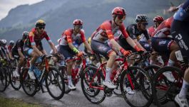  Matthias Skjelmose znów został liderem w wyścigu Dookoła Szwajcarii (fot. PAP)