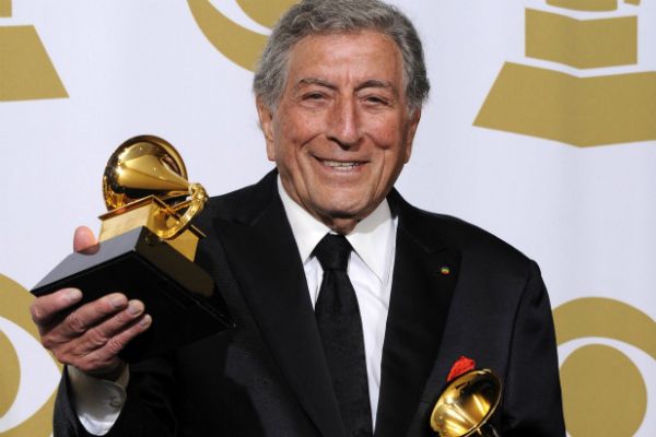 Tony Bennett odebrał statuetkę za najlepszy duet, za piosenkę „Body And Soul” z Amy Winehouse (fot. PAP/EPA)