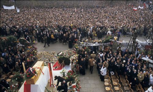 W ocenie SB uroczystości zgromadziły około 100 tys. osób. Fot. Arnaud BORREL/Gamma-Rapho via Getty Images