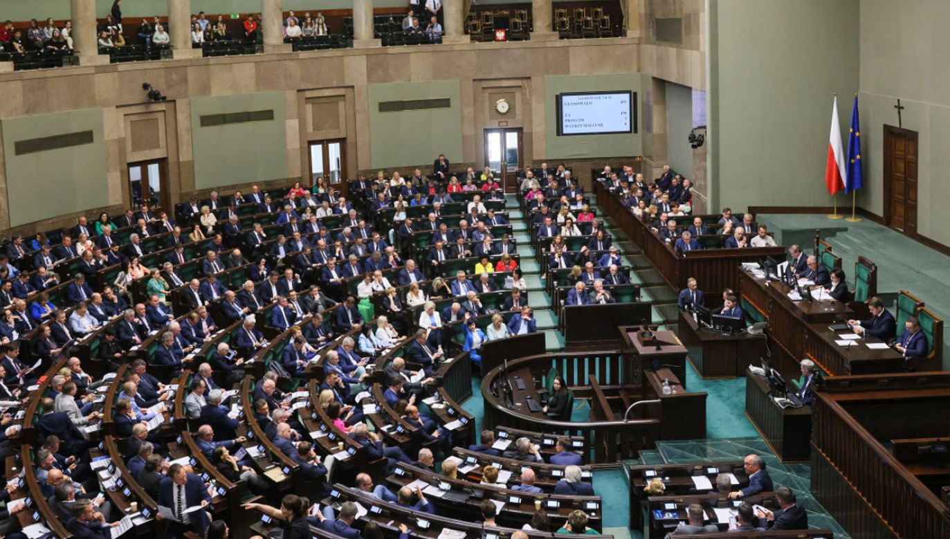 Zjednoczona Prawica cieszy się największym zaufaniem wyborców (fot. PAP/Leszek Szymański)