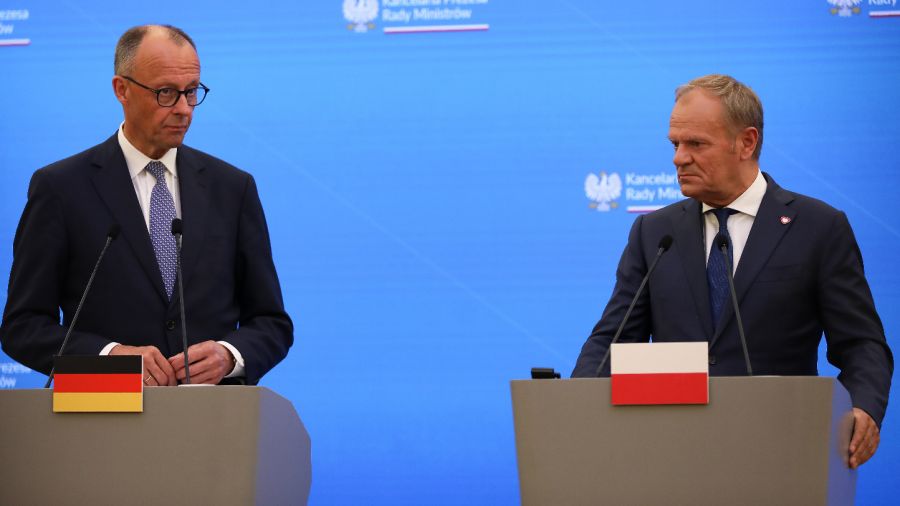 Der deutsche Bundeskanzler Friedrich Merz (links) und der polnische Ministerpräsident Donald Tusk. (Foto: Klaudia Radecka/NurPhoto via Getty Images)