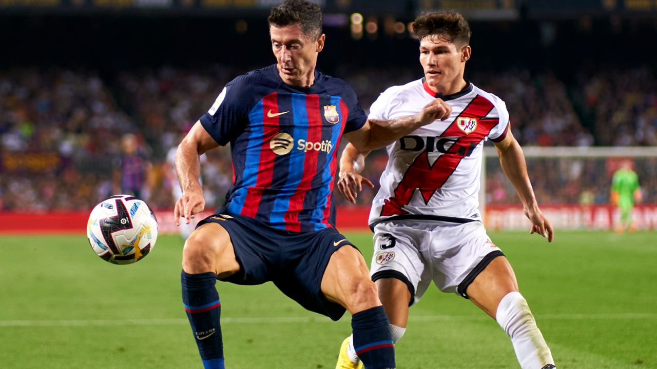 Robert Lewandowski nie strzelił gola w debiucie w La Liga (fot. Getty Images)