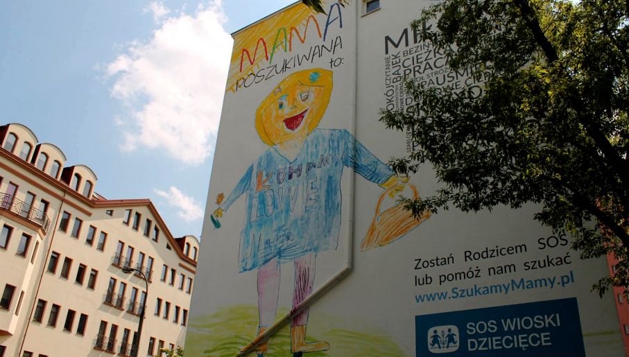 Szukamy Mamy Mural Na Podstawie Rysunku Dziecka W Warszawie