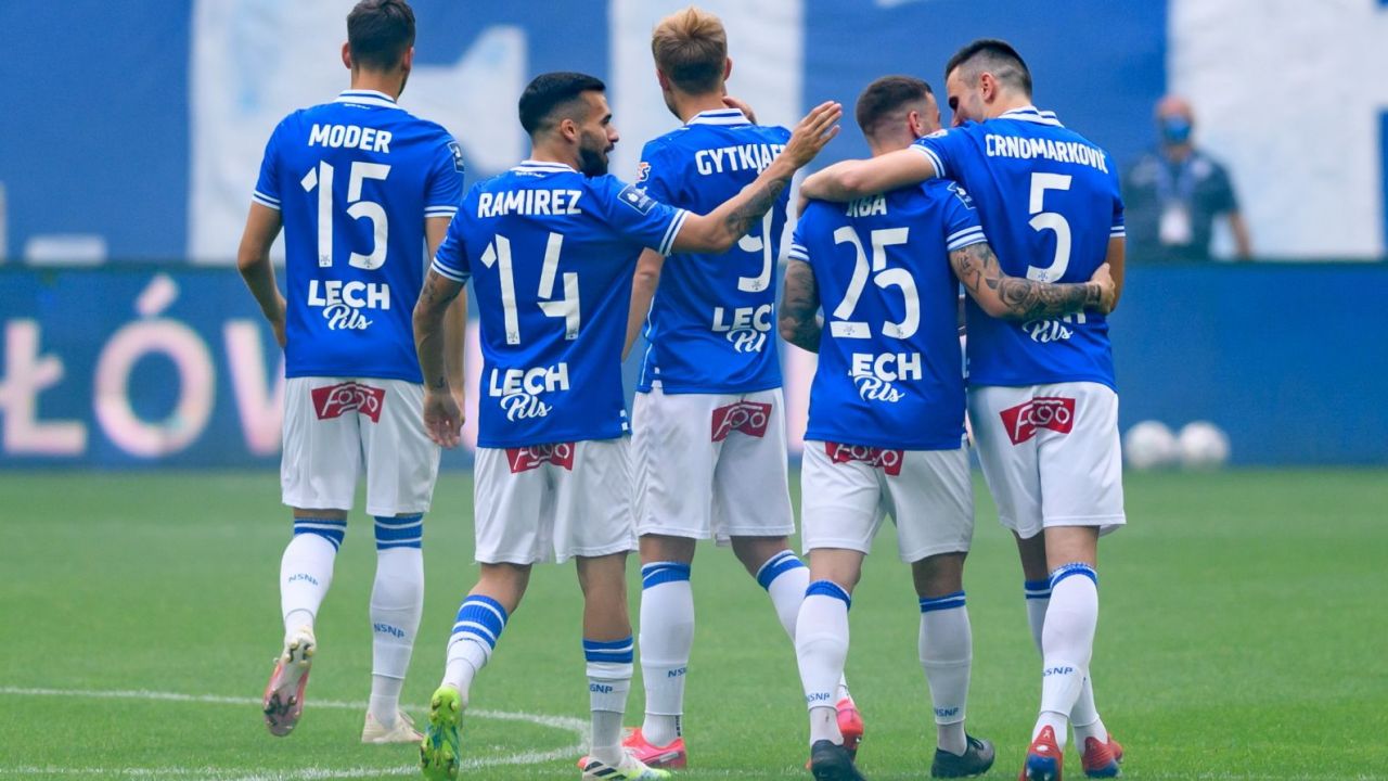 Piłkarze Lecha Poznań zostali wicemistrzami Polski (fot. PAP/Jakub Kaczmarczyk)
