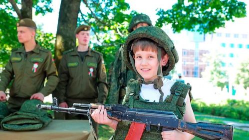 Святкаванне Дня незалежнасці ў скверы на бульвары Мулявіна. Менск, Беларусь. 3 ліпеня 2025 года. Фота: minsknews.by