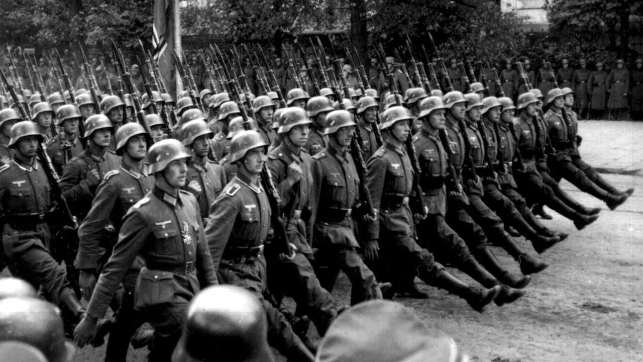 Michał Dworczyk  stwierdził, że Polska może dochodzić reparacji, należnych ze strony Niemiec, natomiast nie jest nikomu niczego winna (fot. Universal History Archive/Getty Images)