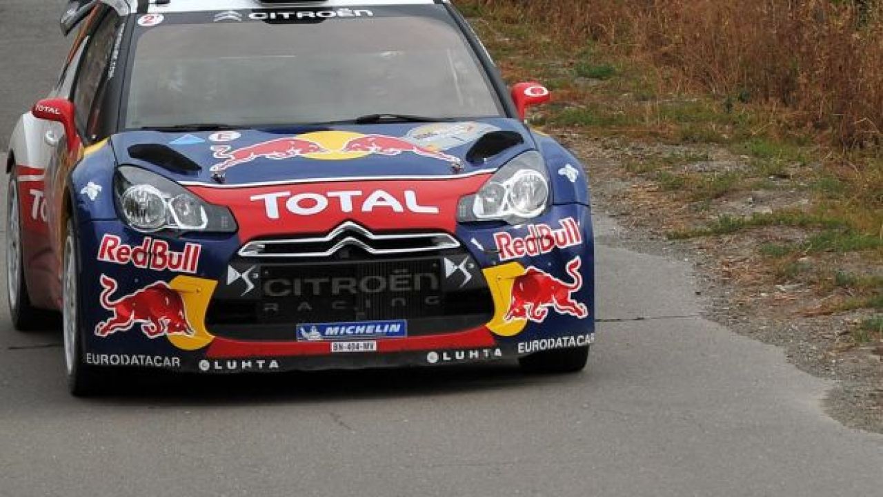 Sebastian Loeb znowu okazał się najszybszy na rajdowych trasach (fot. PAP/EPA)