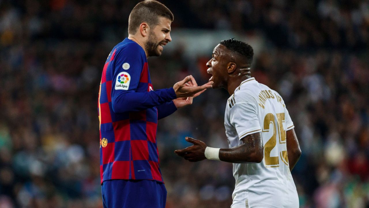 Gerard Pique i Vinicius Junior (fot. Getty Images)