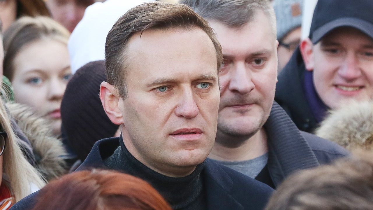 W ocenie Nawalnego decyzja jest zemstą za to, że ujawnił tożsamość osób, które dokonały na niego zamachu.. (fot. Andrey Rudakov/Bloomberg via Getty Images) W ocenie Nawalnego decyzja jest zemstą za to, że ujawnił tożsamość osób, które dokonały na niego zamachu.. (fot. Andrey Rudakov/Bloomberg via Getty Images)