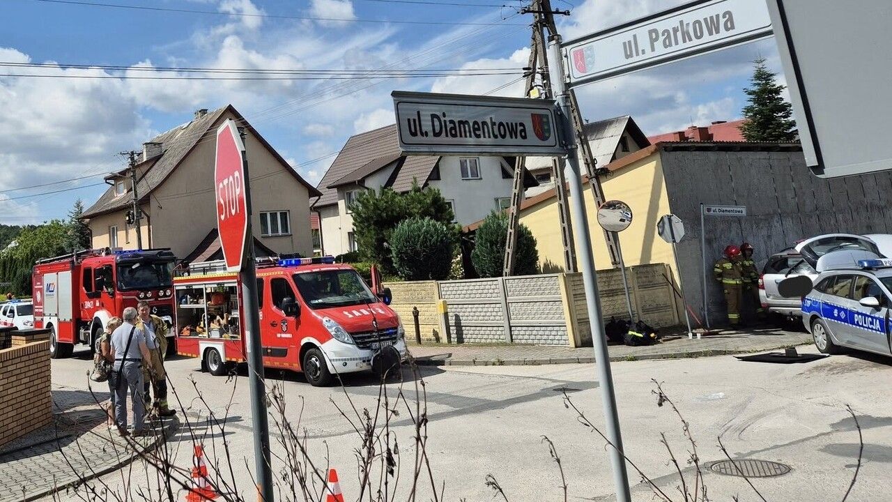 Radiowóz zderzył się z osobówką. Cztery osoby ranne