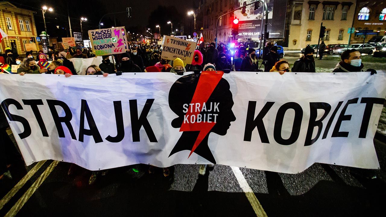 Przewodniczący Komisji Nominacyjnej przypomina, że OSK „narodził się we Wrocławiu” (fot. Filip Radwanski/SOPA Images/LightRocket via Getty Images) Przewodniczący Komisji Nominacyjnej przypomina, że OSK „narodził się we Wrocławiu” (fot. Filip Radwanski/SOPA Images/LightRocket via Getty Images)