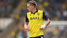 Przemysław Płacheta (fot. Getty Images) Przemysław Płacheta w koszulce Oxford United podczas meczu Championship. Polski skrzydłowy zdobył bramkę na 2:2 w spotkaniu z Millwall, dając swojej drużynie cenny punkt