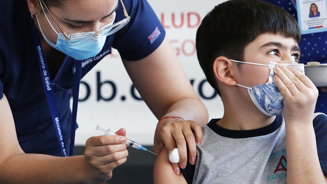 EMA sprawdzi wyniki badania klinicznego z udziałem dzieci (fot. Marcelo Hernandez/Getty Images) EMA sprawdzi wyniki badania klinicznego z udziałem dzieci (fot. Marcelo Hernandez/Getty Images)