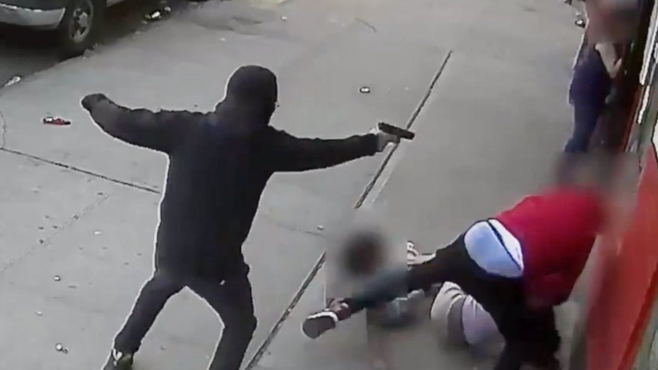Wojna gangów na Bronksie (fot. NYPD NEWS) Wojna gangów na Bronksie (fot. NYPD NEWS)