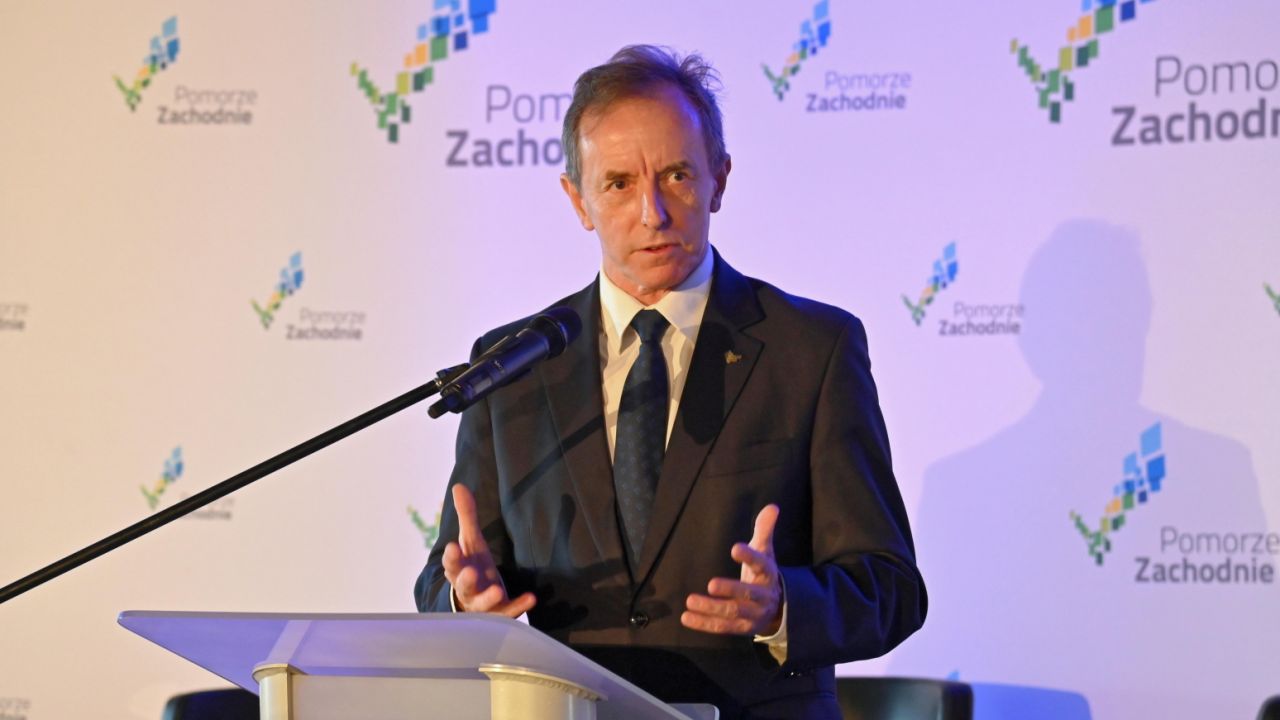 Marszałek Tomasz Grodzki podczas obrad Forum "Samorząd Przyszłości" (fot. PAP/Marcin Bielecki) Marszałek Tomasz Grodzki podczas obrad Forum "Samorząd Przyszłości" (fot. PAP/Marcin Bielecki)
