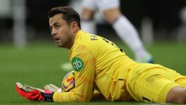 Łukasz Fabiański opuścił mecz z Southampton na noszach (fot. Getty)