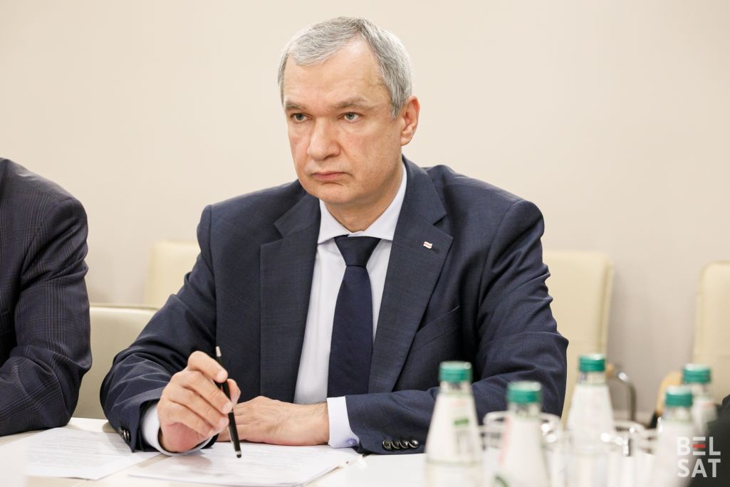 Павел Латушка, кіраўнік Народнага антыкрызіснага ўпраўлення і прадстаўнік Аб’яднанага пераходнага кабінету ў справе транзіту ўлады, прымае ўдзел у паседжанні. Варшава, Польшча. 2 кастрычніка 2023 года. (Фота: Таццяна Верамеева / Белсат)
