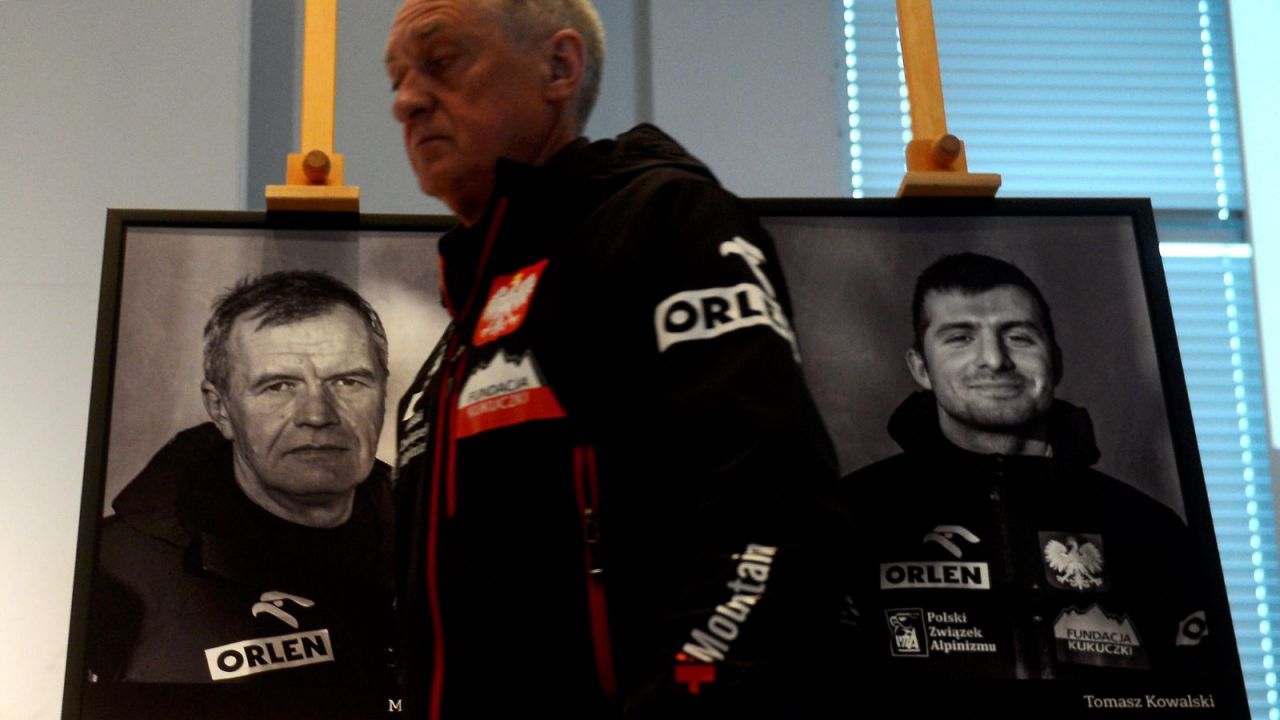 Śp. Maciej Berbeka, Krzysztof Wielicki, śp. Tomasz Kowalski (fot. PAP/Bartłomiej Zborowski)