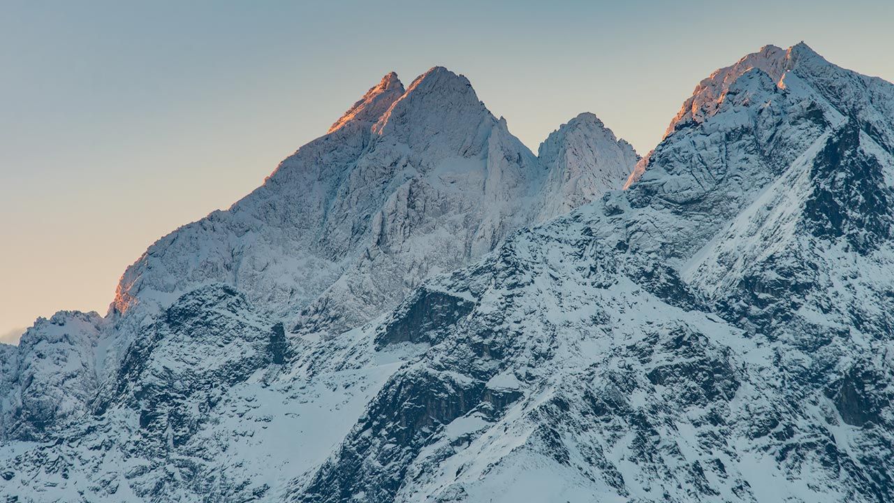 Na miejsce zdarzenia ratownicy dotarli na pokładzie śmigłowca (fot. Shutterstock; zdjecie ilustracyjne) Na miejsce zdarzenia ratownicy dotarli na pokładzie śmigłowca (fot. Shutterstock; zdjecie ilustracyjne)