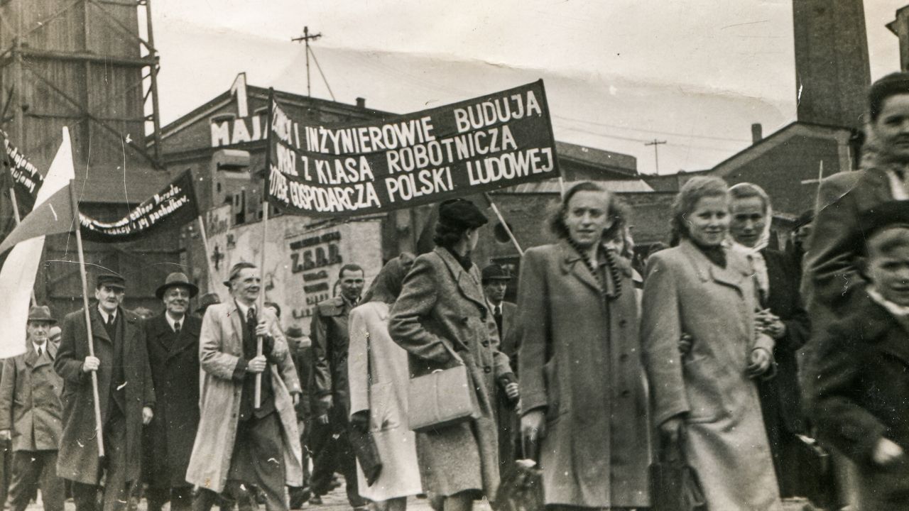 „Komuno wróć”. Polacy tęsknią za PRL? To manipulacja