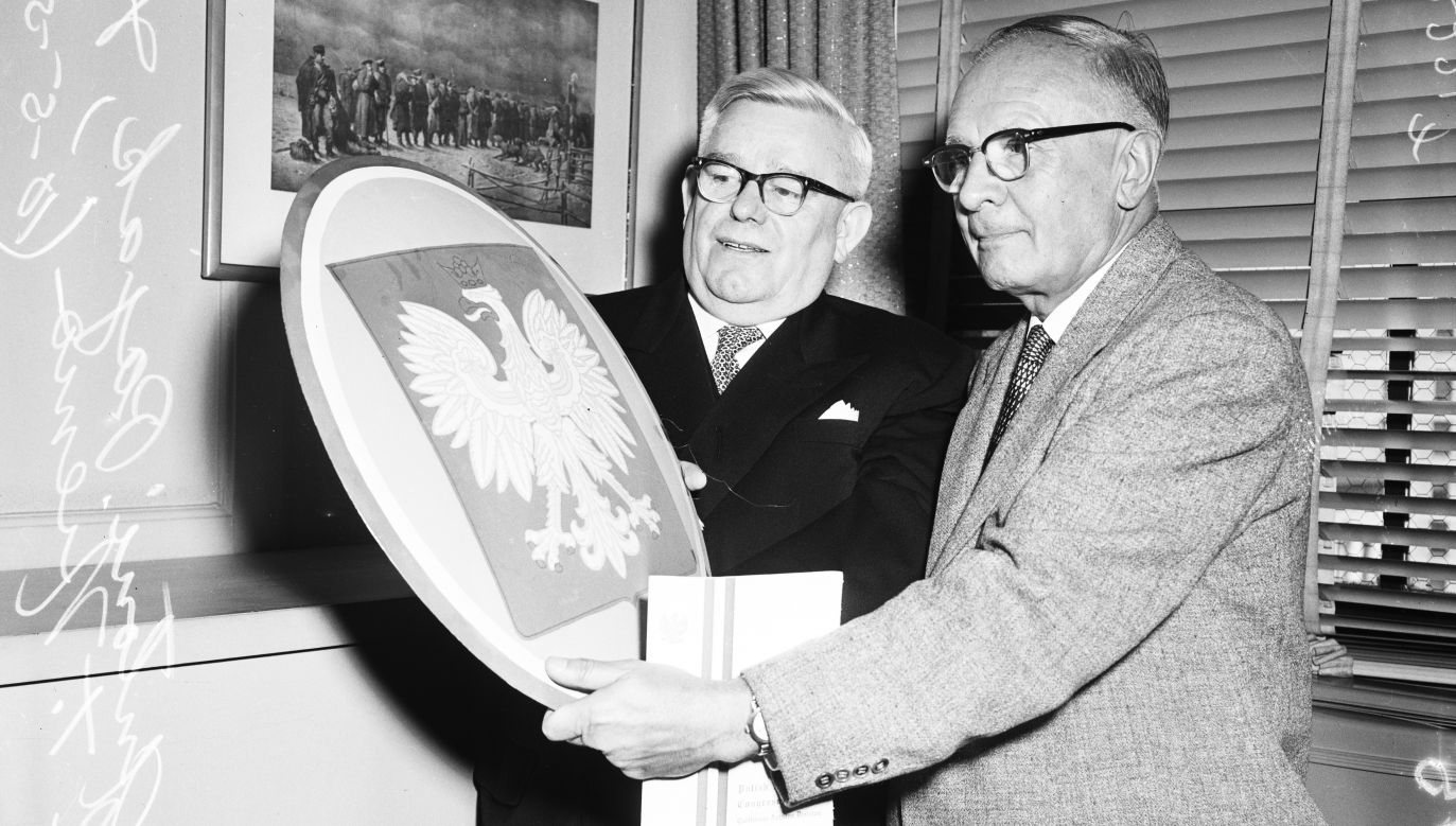 October 4, 1957 prime minister of the Polish government-in-exile Antoni Pająk (left, in office 1955-65) on a visit to the US, pictured with Lech T. Niemo-Niemojowski, honorary consul of the Republic of Poland in Los Angeles and president of the Friends of Free Poland association. Photo by Rustan / Reporter: Thackrey / Los Angeles Examiner / USC Libraries / Corbis via Getty