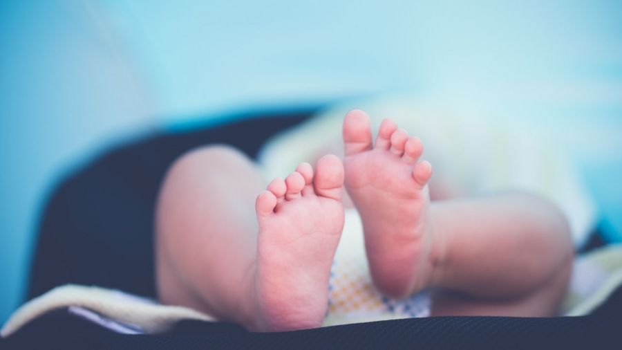 W pustostanie w Łodzi znaleziono noworodka w reklamówce (fot. ilustracyjne: pixabay)