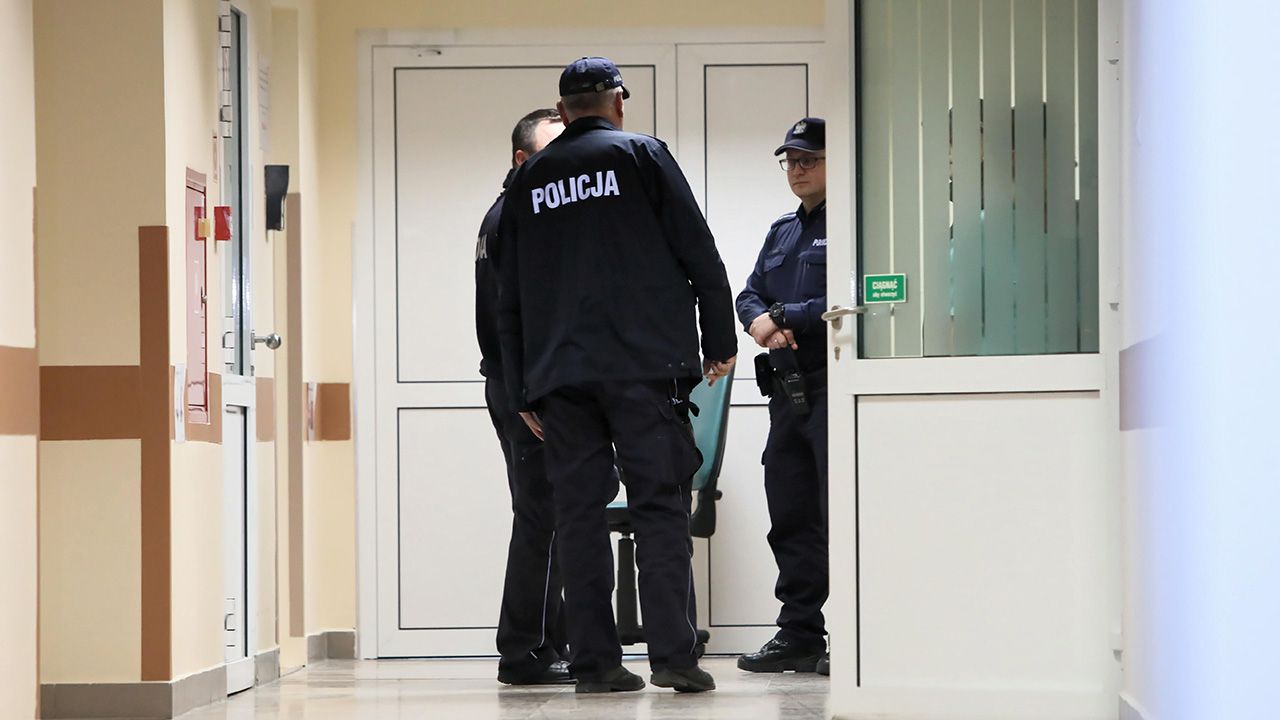 Okoliczności zdarzenia wyjaśnia policja i prokuratura (fot. arch. PAP/Leszek Szymański) Okoliczności zdarzenia wyjaśnia policja i prokuratura (fot. arch. PAP/Leszek Szymański)