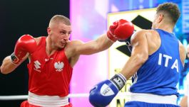 Tomasz Niedźwiecki (w czerwonej koszulce) (fot. PAP/Łukasz Gągulski)