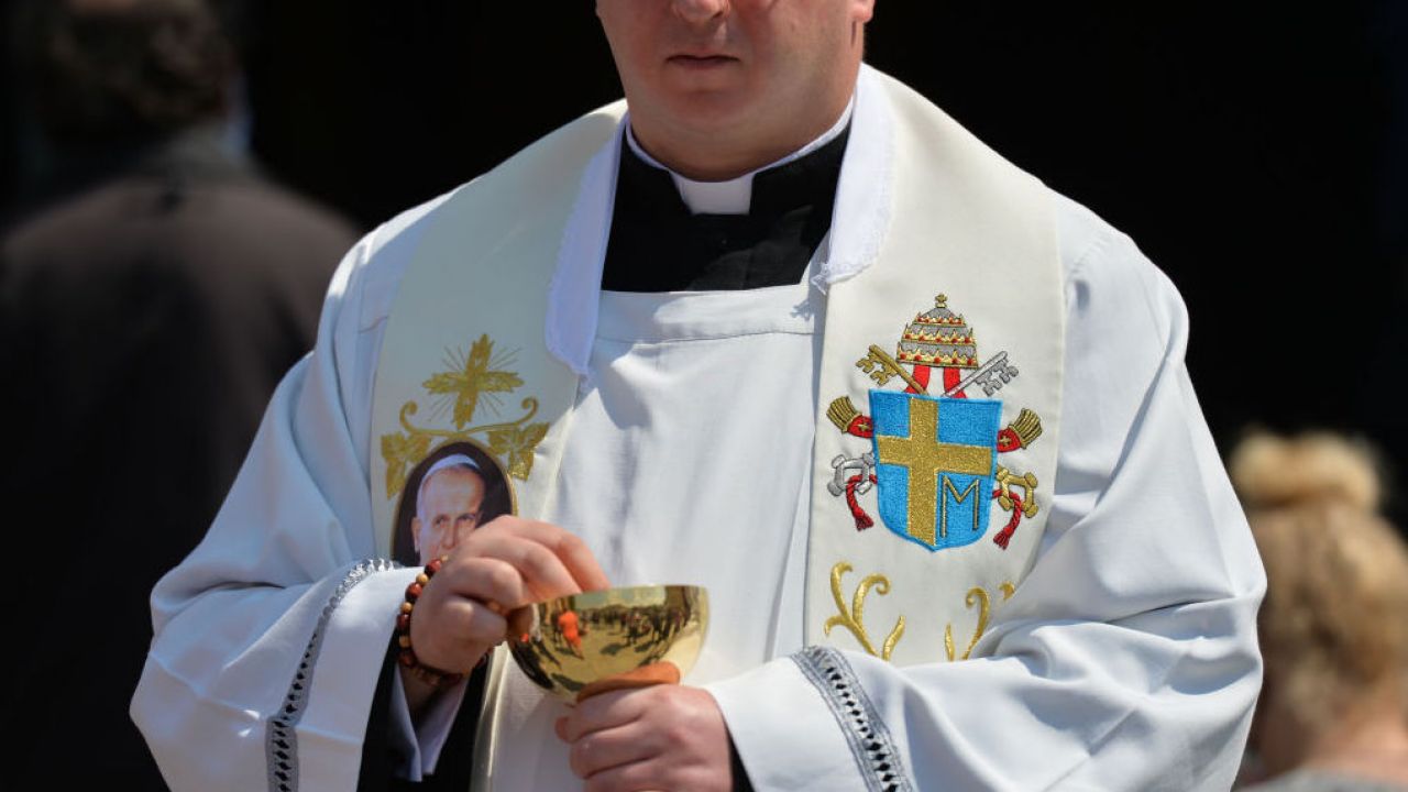 Ropnica Polska. Spór parafian o Strajk Kobiet (fot. Artur Widak/NurPhoto via Getty Images) Ropnica Polska. Spór parafian o Strajk Kobiet (fot. Artur Widak/NurPhoto via Getty Images)