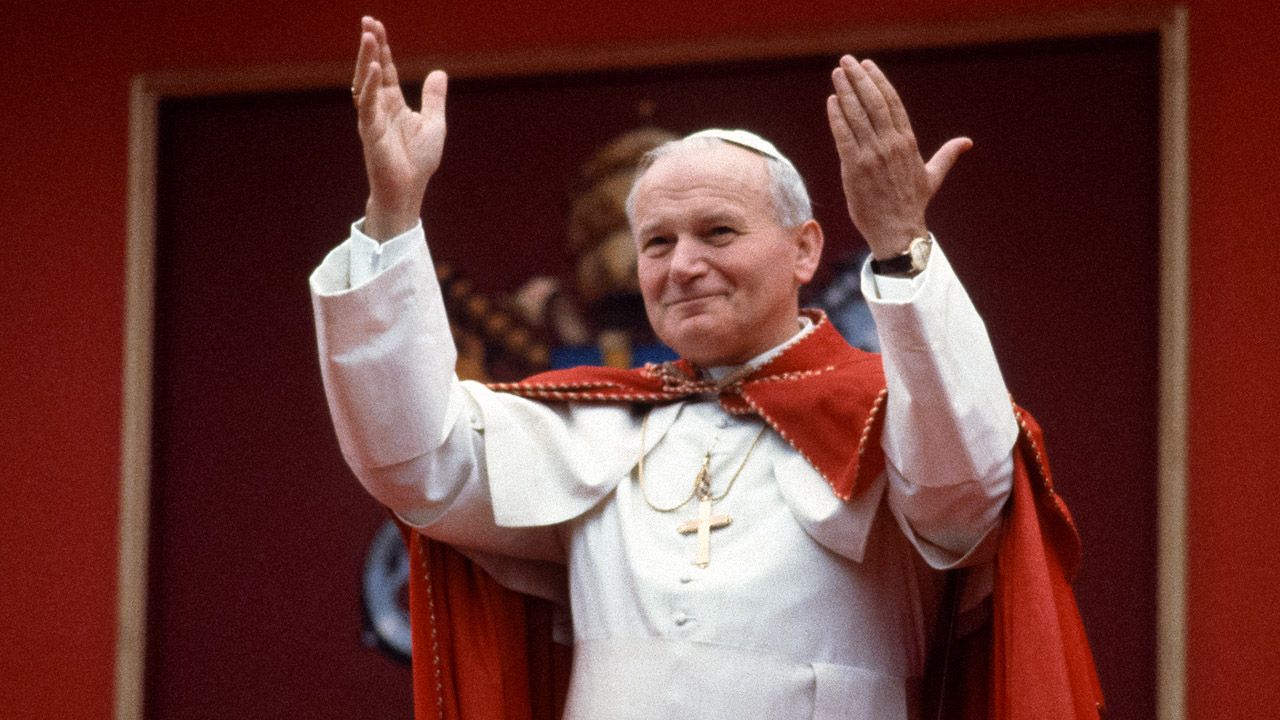 Nie ustają ataki na św. Jana Pawła II (fot. Chuck Fishman/Getty Images)